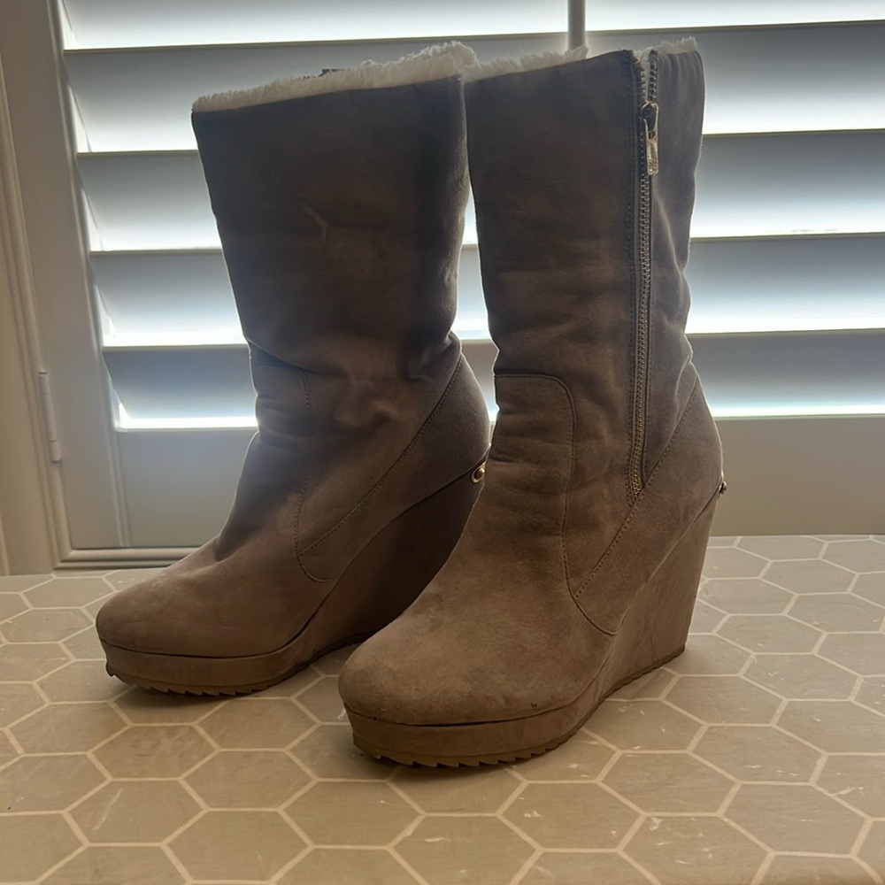 Women suede’s boots